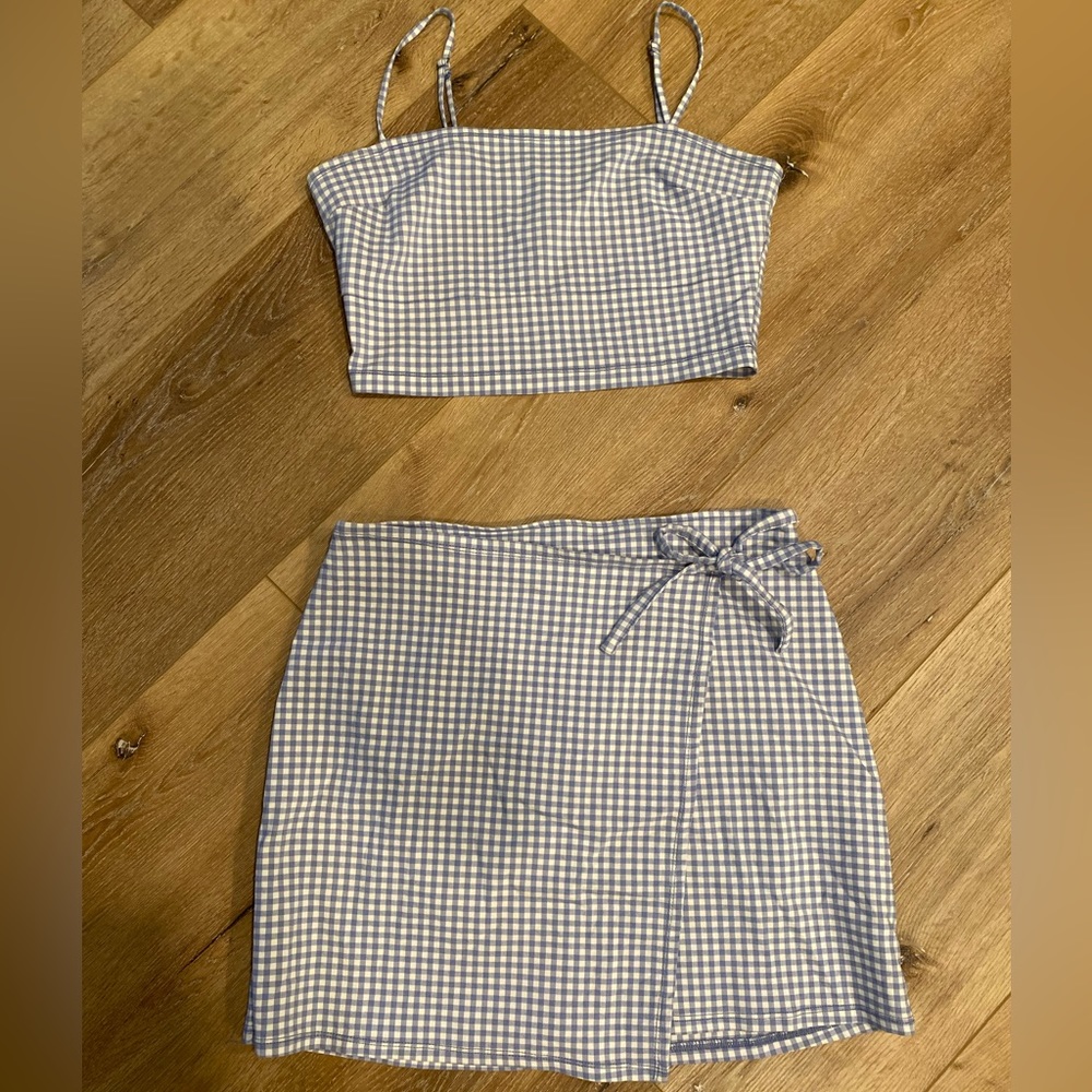 Hollister Womens Mini skirt and Cropped Tank set